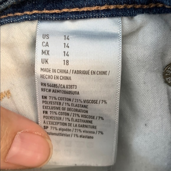 American Eagle Hi-Rise Shortie Distressed Denim Women Shorts Size 14 - Picture 6 of 6